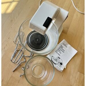 VTG 1980s Sunbeam Mixmaster 12-Speed Stand Mixer 2 Bowls 4 Beaters 01401 Works